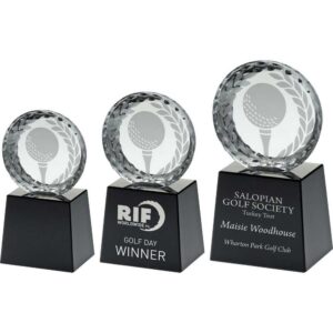 CLEAR GLASS GOLF CIRCLE WITH IMAGE ON BLACK PLINTH
