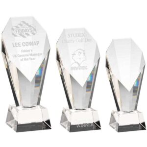 CLEAR GLASS OBELISK ON BASE CLEAR GLASS OBELISK ON BASE